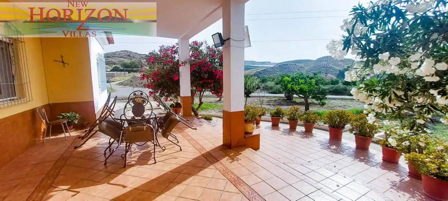 House with garden for sale in cuevas