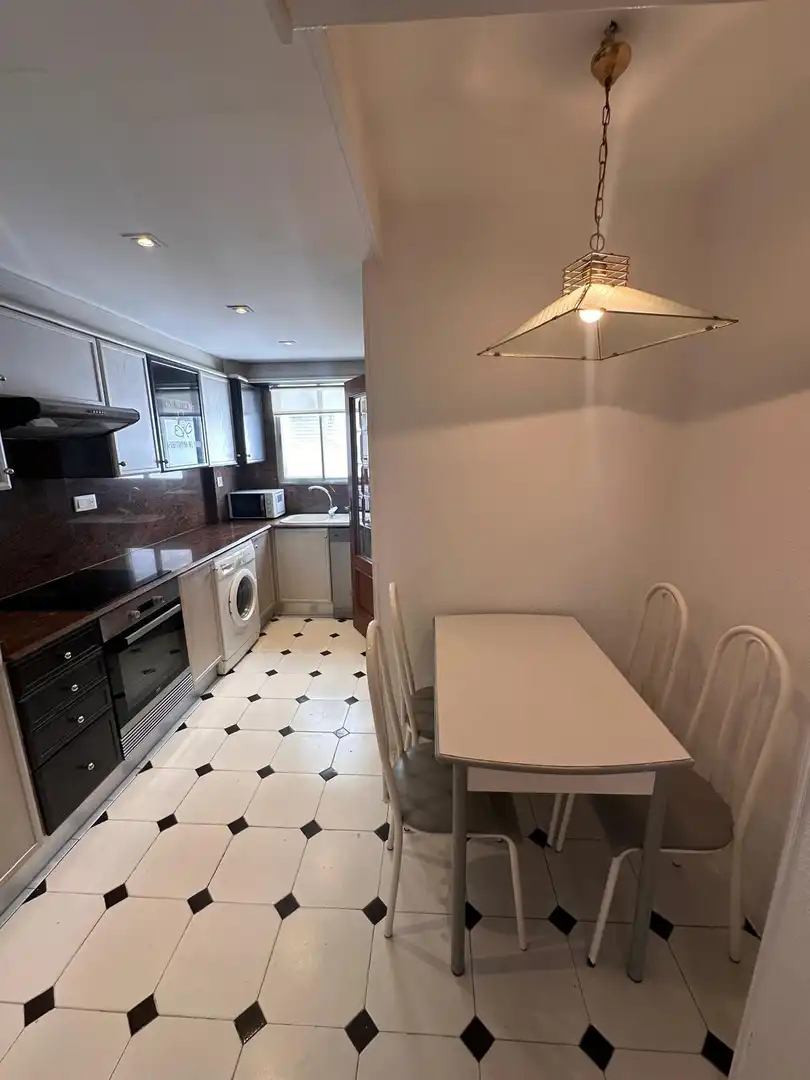 Wohnung zur Miete in Calle de Àngel Guimerà, Arrancapins