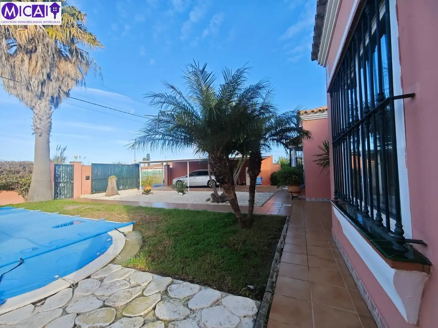 Exterior view of Houses for sale in Chiclana de la Frontera  with Air Conditioner and Terrace