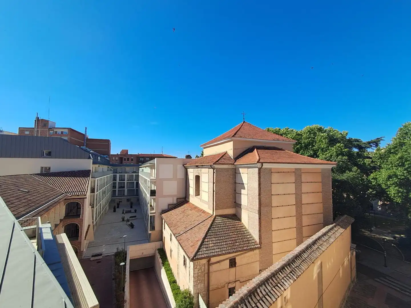 Vista exterior de Piso en venta en Valladolid con Calefacción, Parquet y Terraza