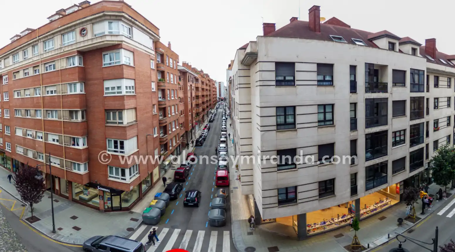 Außenansicht von Wohnung zur Miete in Gijón  mit Heizung und Abstellraum