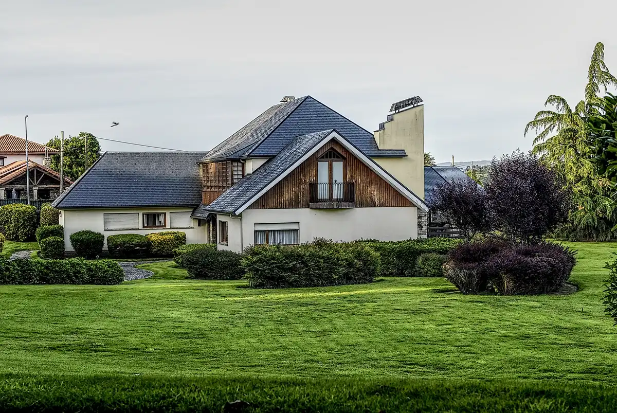 Vista exterior de Casa o xalet en venda en Sada (A Coruña) amb Calefacció, Jardí privat i Parquet