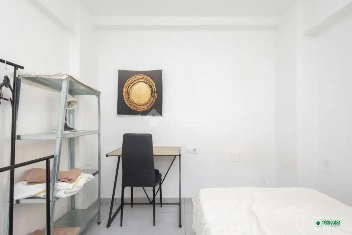 Habitación de Piso en venta en Almería