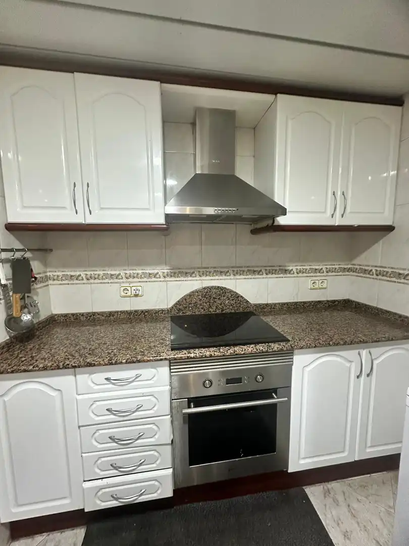 Apartament en venda a Castell - Poble Vell