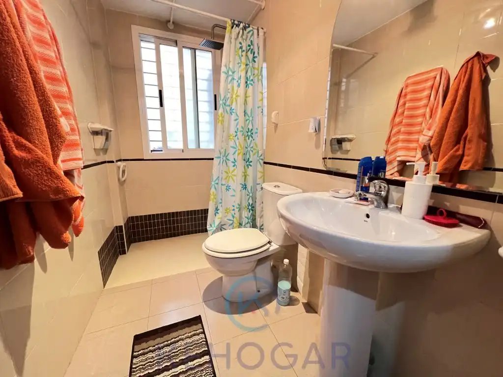 Bathroom of Flat for sale in Dos Hermanas