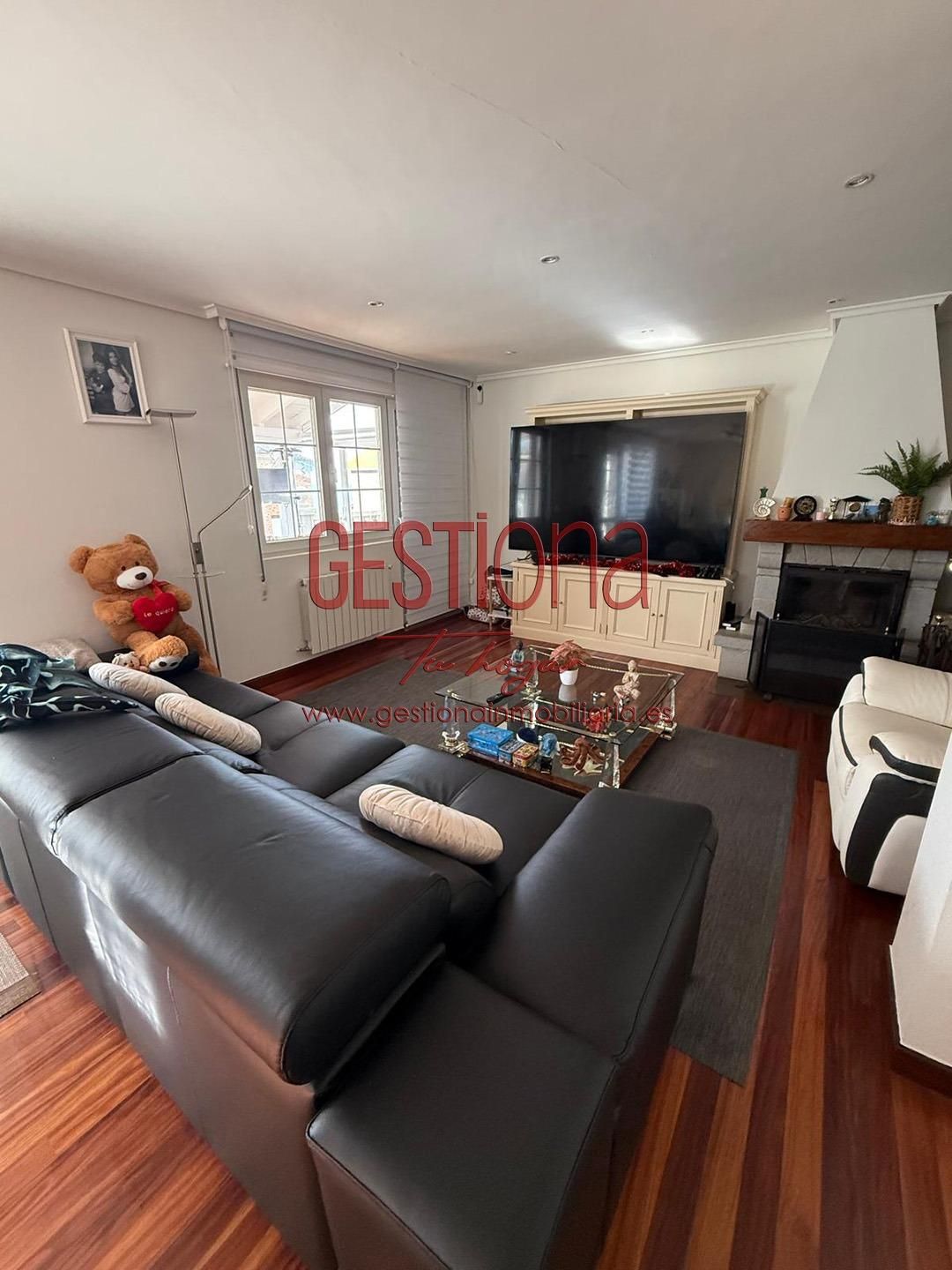 Sala de estar de Casa o chalet en venta en Bareyo con Calefacción, Jardín privado y Terraza