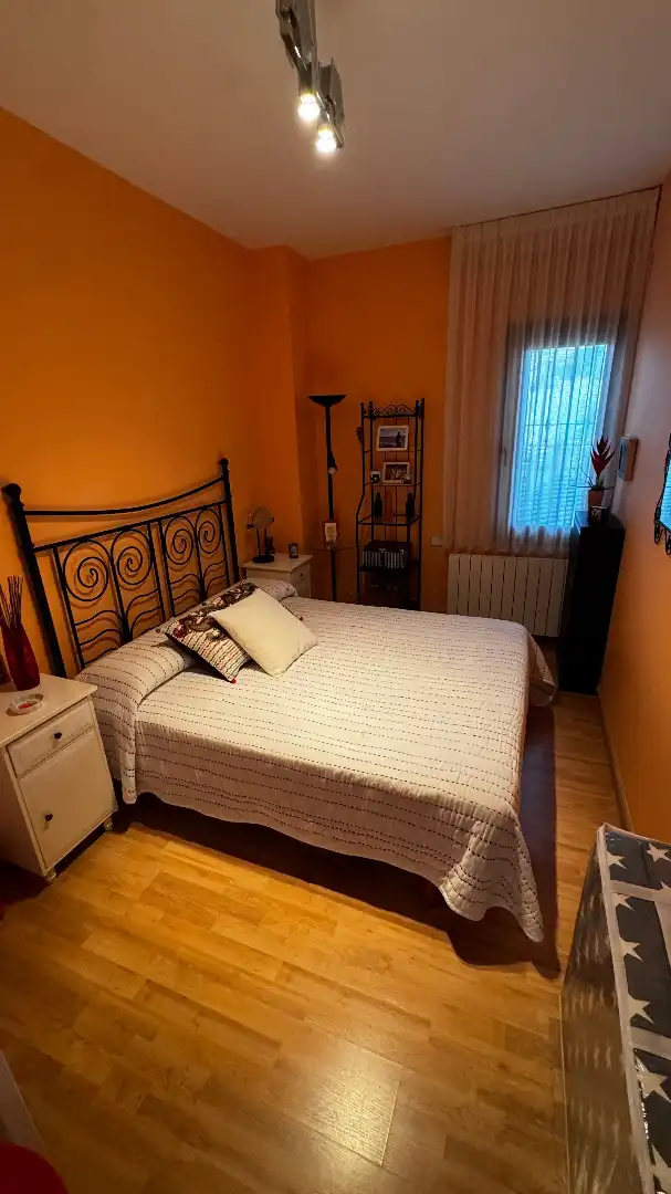 Schlafzimmer von Wohnung zum Verkauf in Roda de Berà mit Klimaanlage, Heizung und Parkett