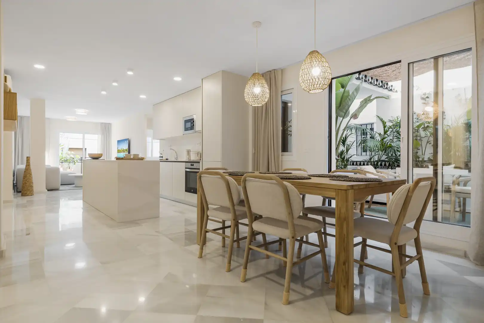 Apartamento con ascensor en venta en Estepona Pueblo, imagen 3