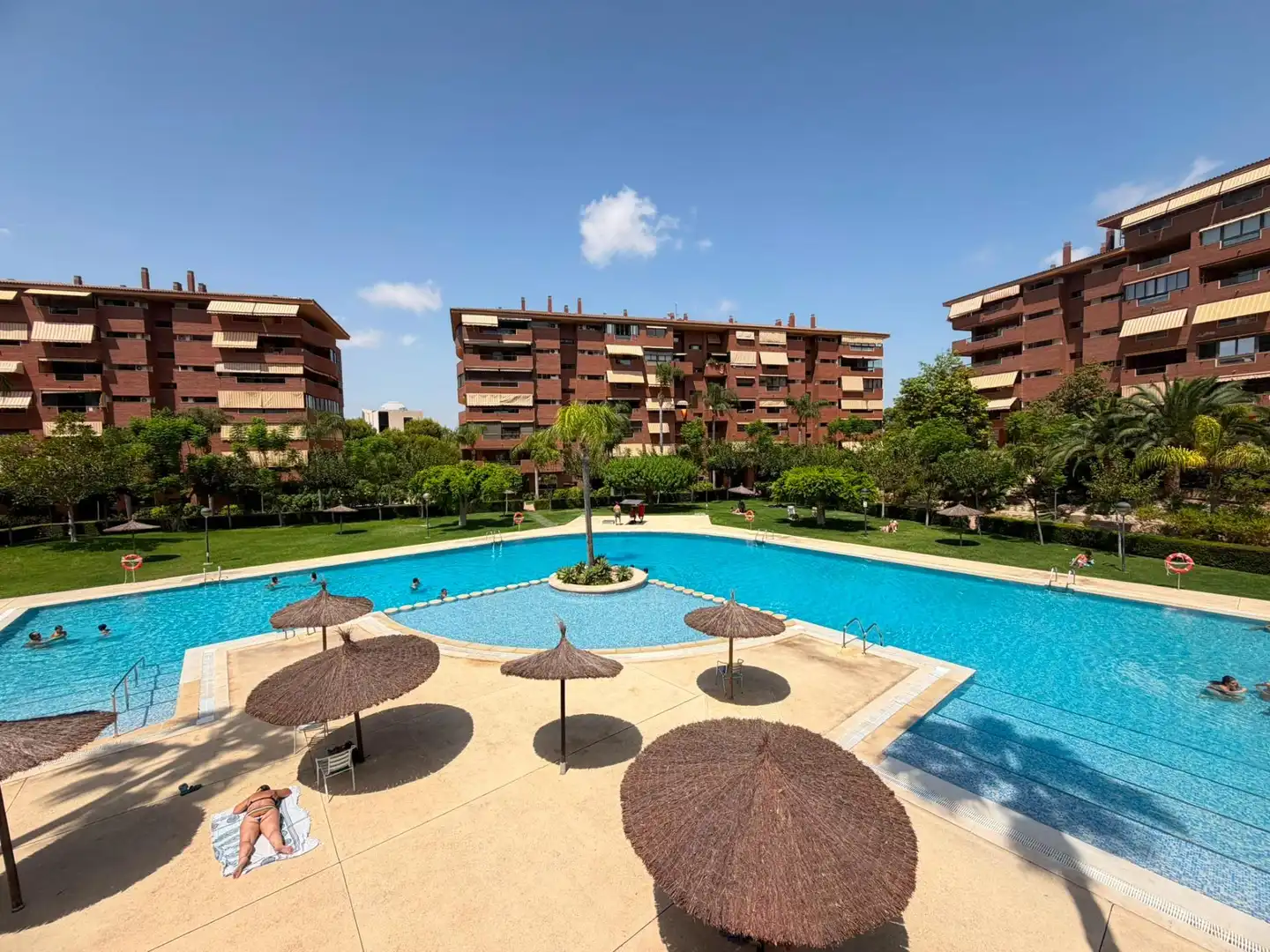 Piscina de Dúplex en venta en Alicante / Alacant con Aire acondicionado, Calefacción y Terraza