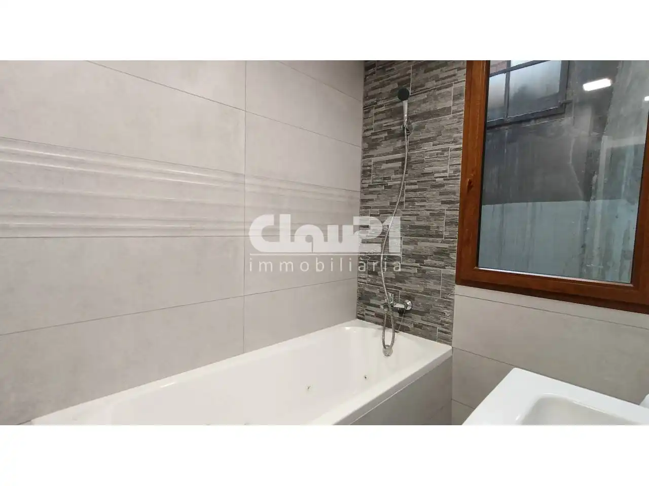 Baño de Piso en venta en Berga con Aire acondicionado y Terraza