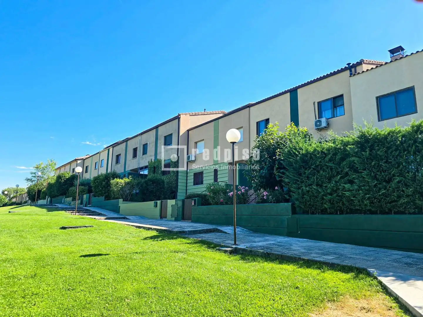 Vista exterior de Casa o xalet en venda en Collado Villalba amb Calefacció, Jardí privat i Terrassa