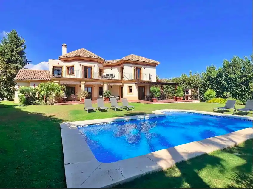 Casa con piscina en venta en Los Arqueros  - Puerto del Almendro
