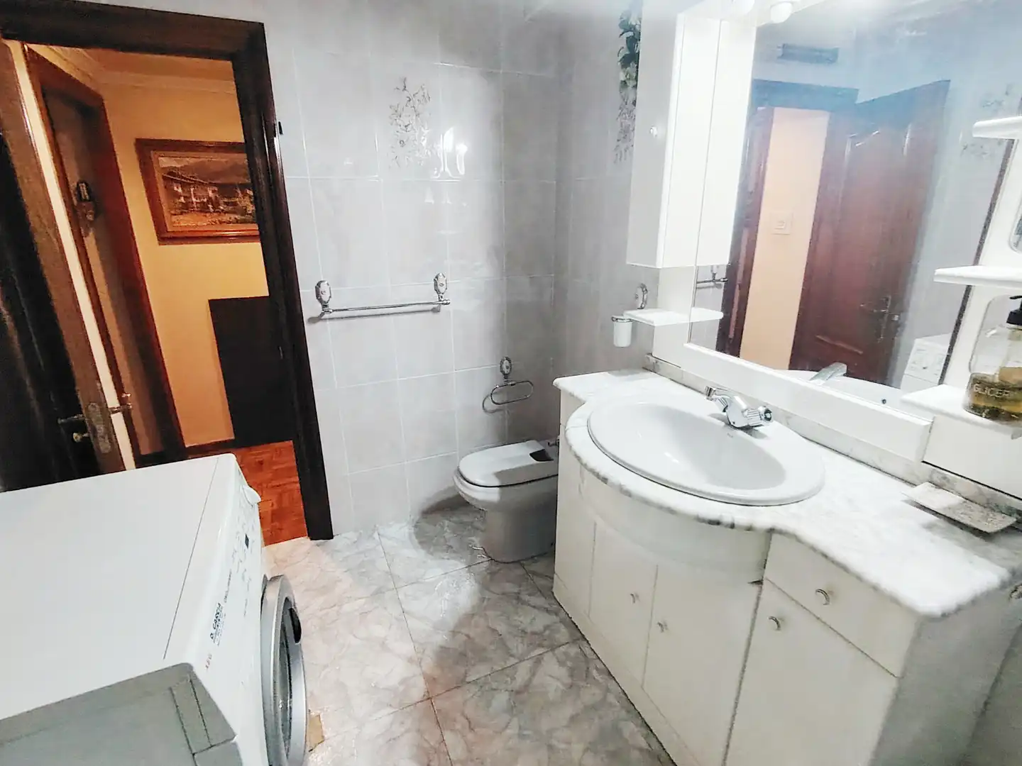 Bathroom of Flat for sale in Gijón   with Heating, Parquet flooring and Storage room