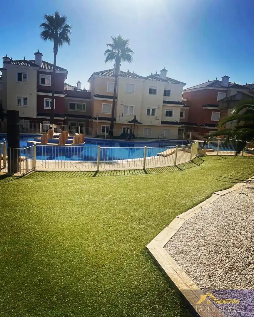 Apartamento de alquiler en Reino Unido, 6, Baños y Mendigo