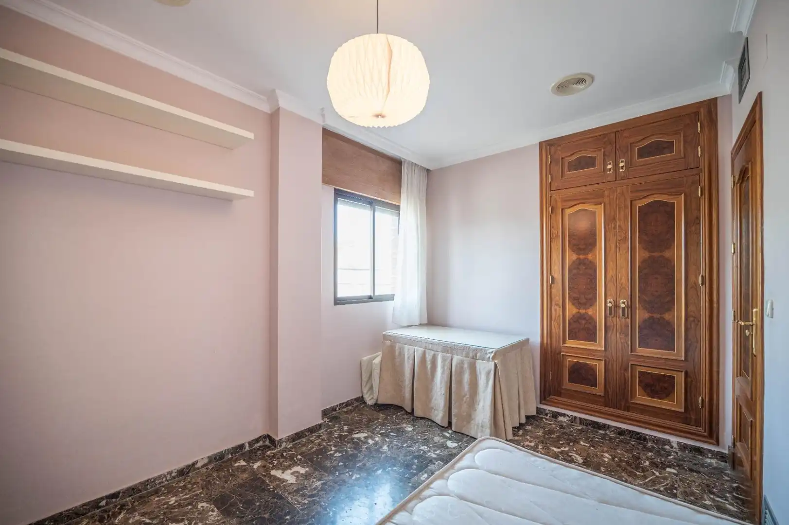 Schlafzimmer von Dachboden zum Verkauf in Maracena