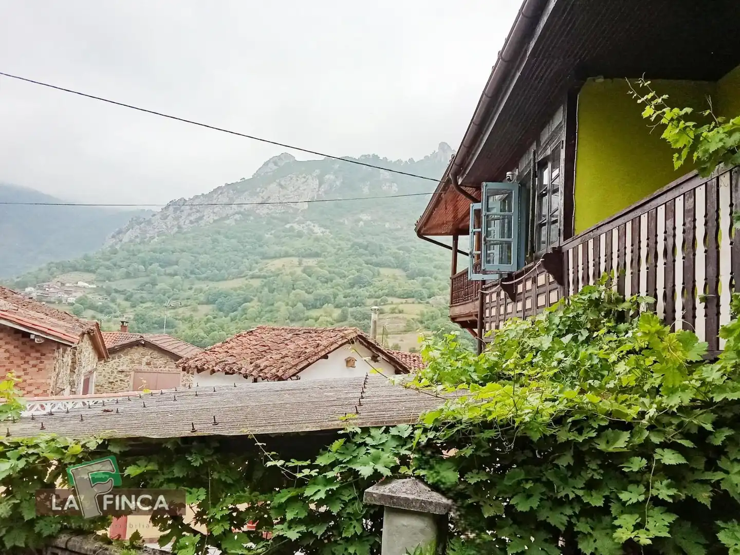 Casa adosada en venta en CASARES, Quirós
