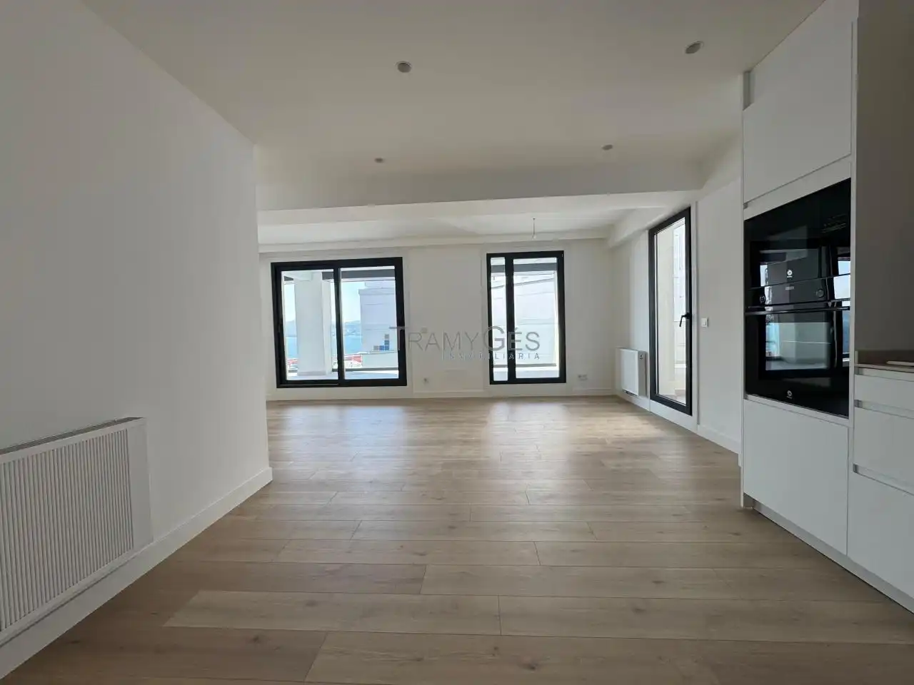 Living room of Flat for sale in Vigo   with Heating, Terrace and Storage room