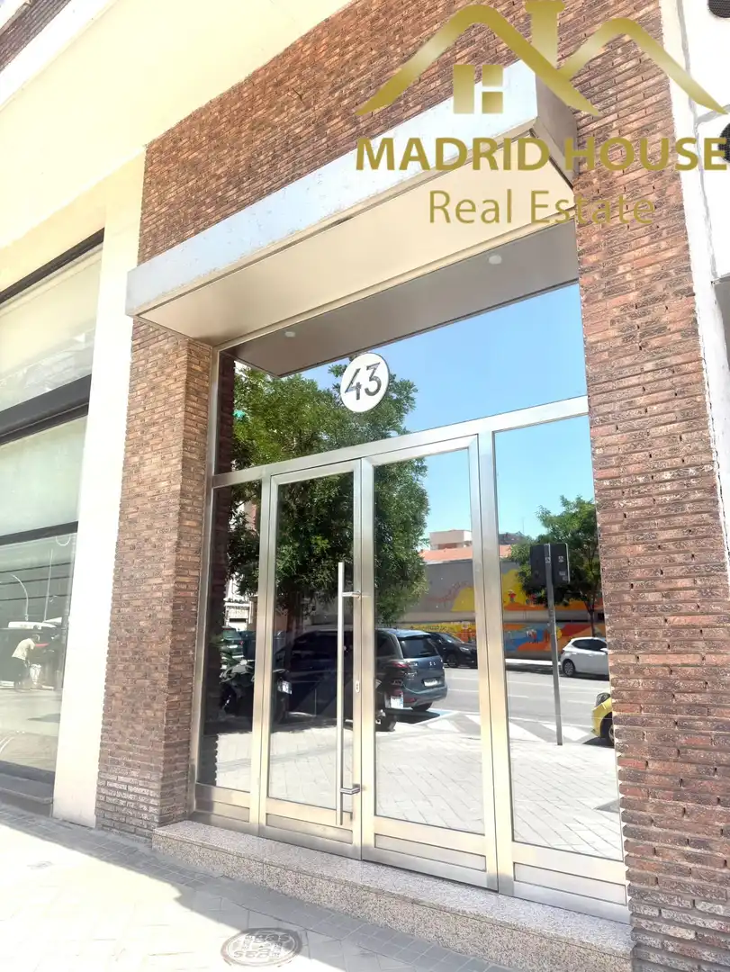 Außenansicht von Büro zur Miete in Madrid mit Heizung und Terrasse
