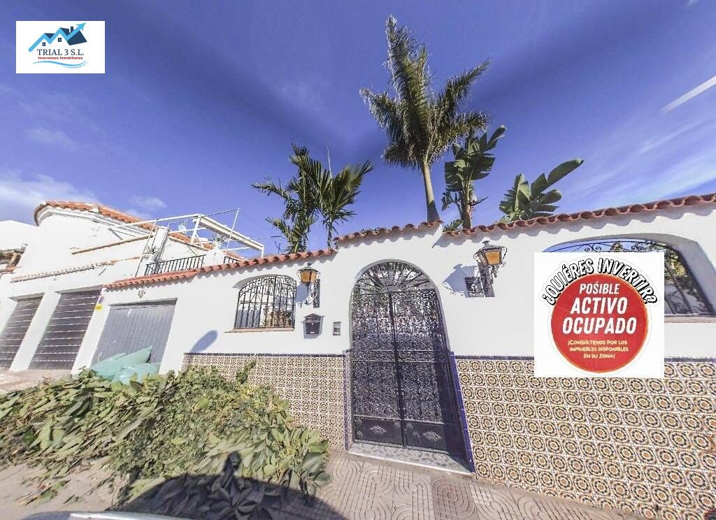 Vista exterior de Casa o chalet en venta en Roquetas de Mar con Piscina comunitaria