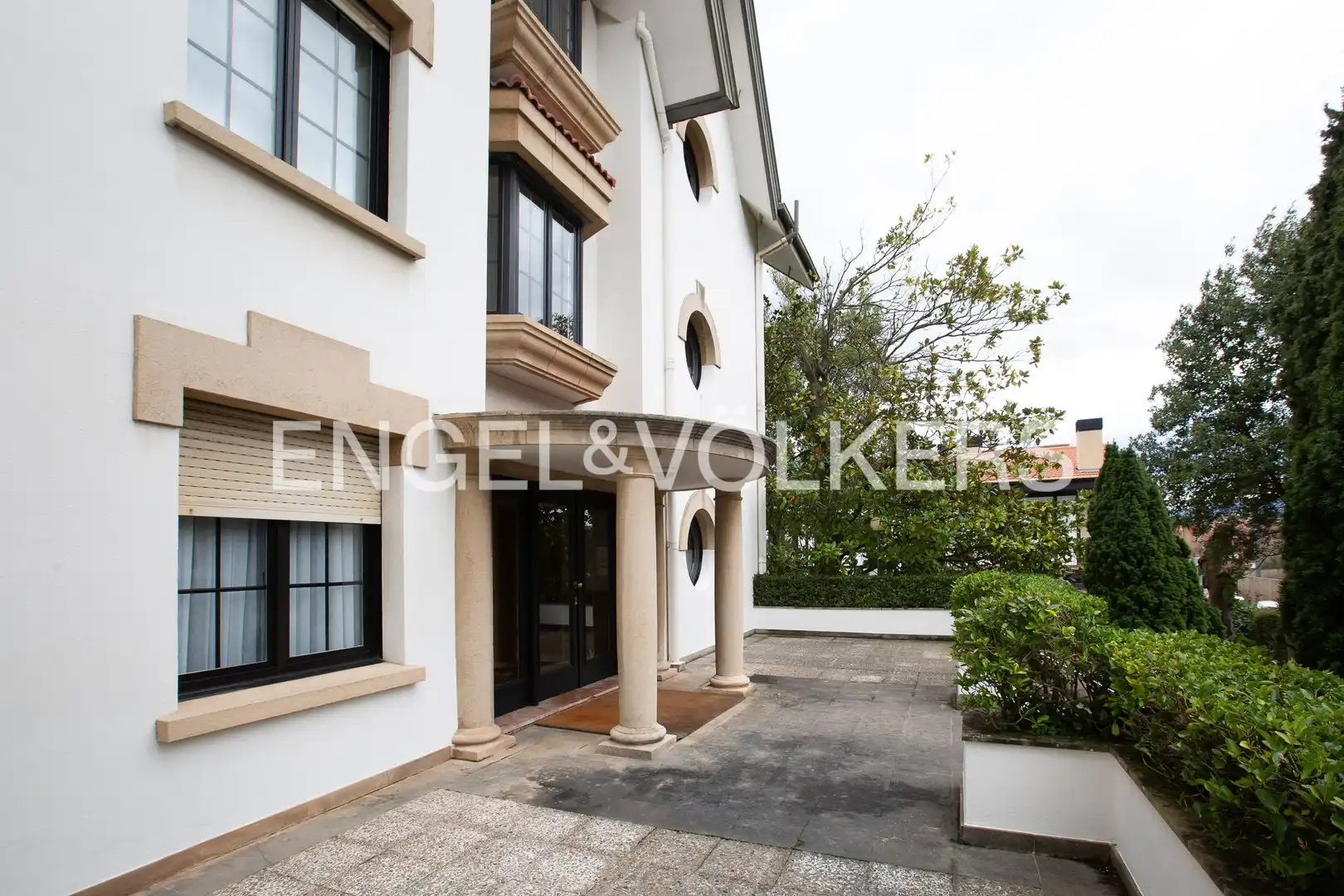 Vista exterior de Piso en venta en Getxo  con Calefacción, Jardín privado y Parquet