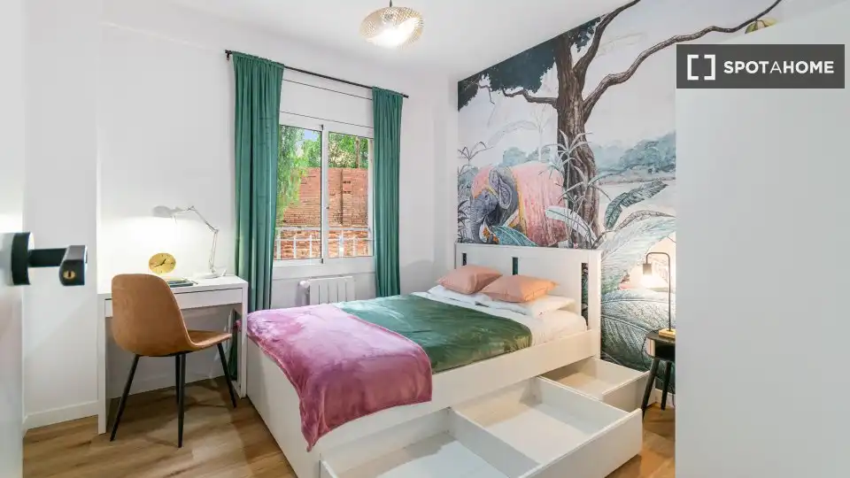 Bedroom of Flat for share in Barcelona  with Air Conditioner, Terrace and Furnished