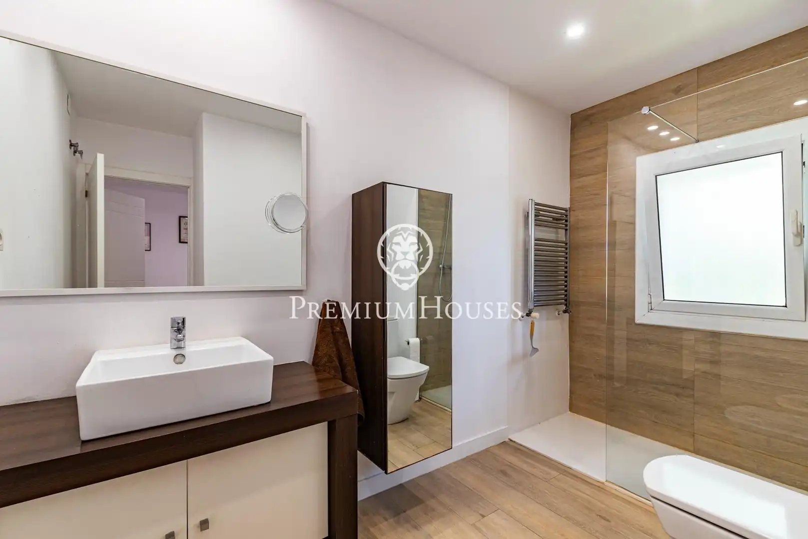 Bathroom of Houses for sale in Castelldefels  with Heating, Private garden and Terrace