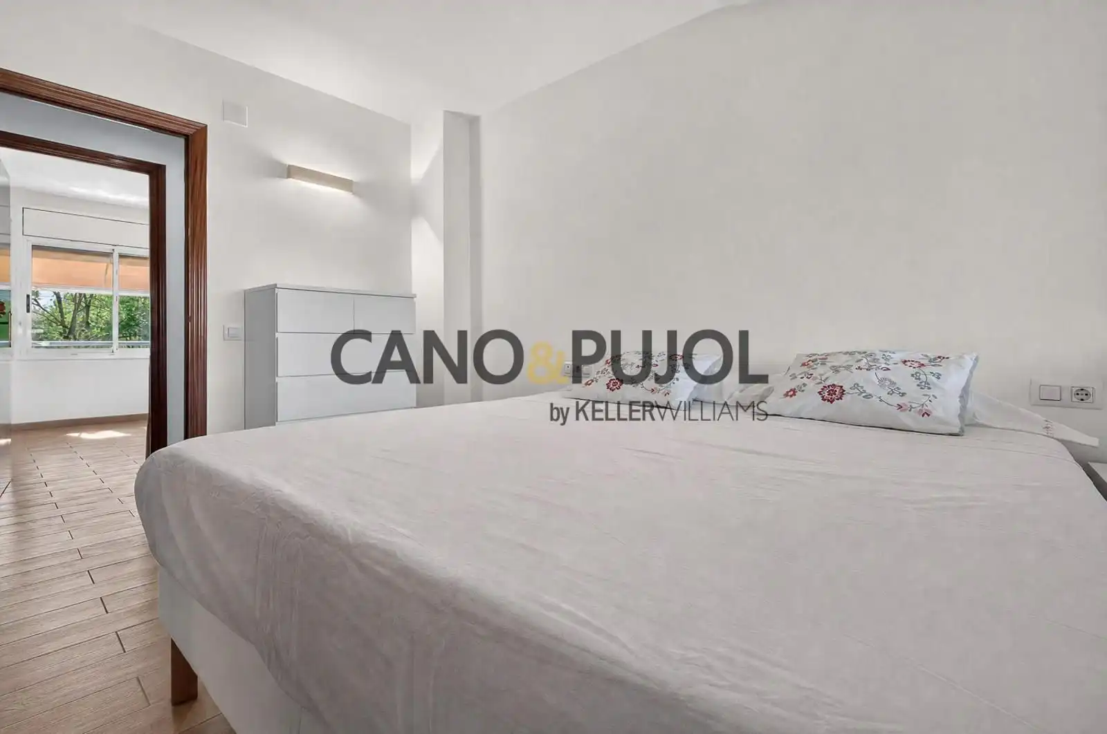 Habitación de Ático en venta en Rubí con Aire acondicionado, Calefacción y Jardín privado