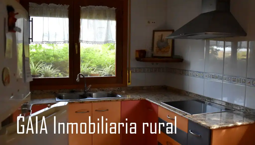 Außenansicht von Einfamilien-Reihenhaus zum Verkauf in Caspe