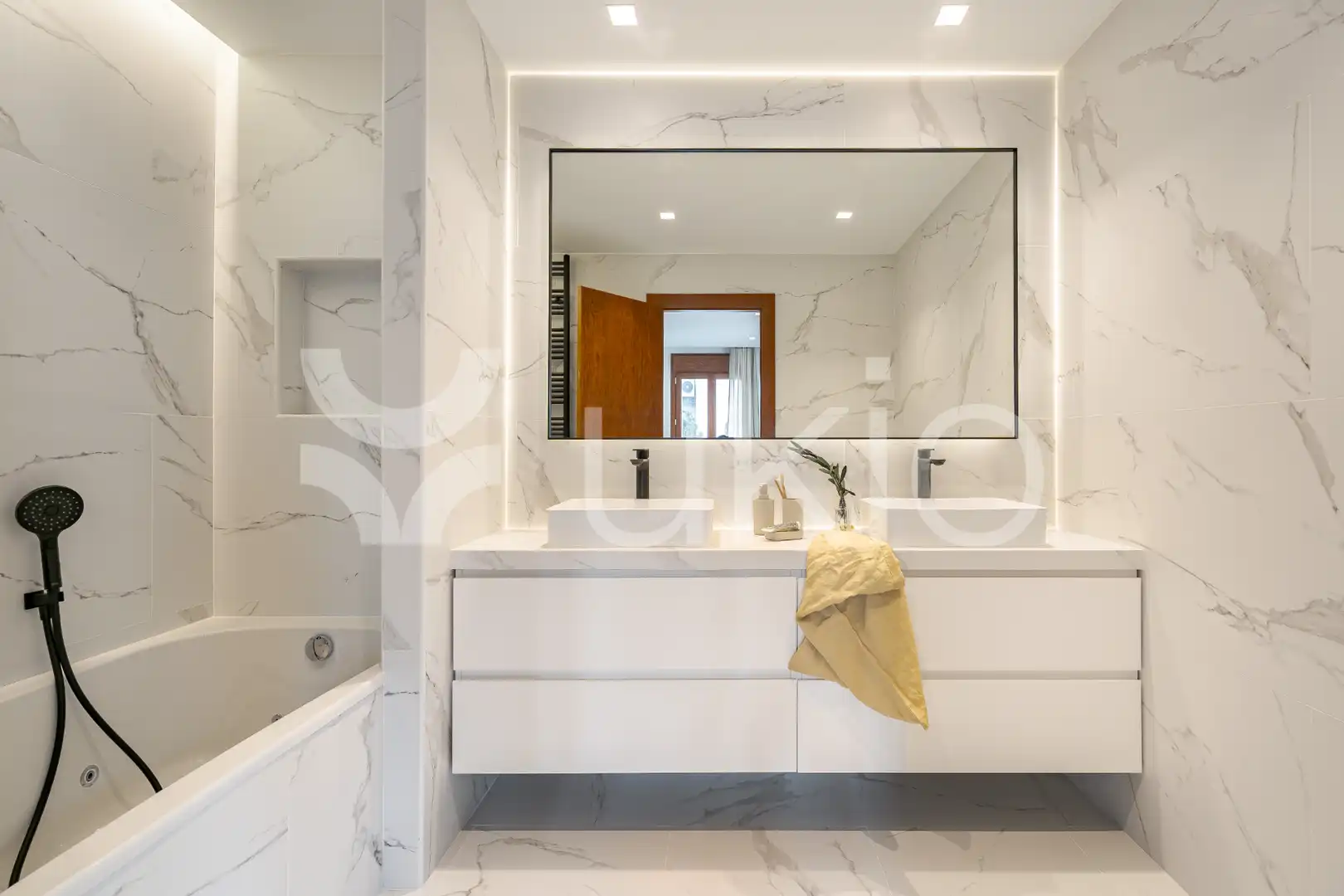 Baño de Apartamento de alquiler en Madrid con Aire acondicionado, Calefacción y Terraza