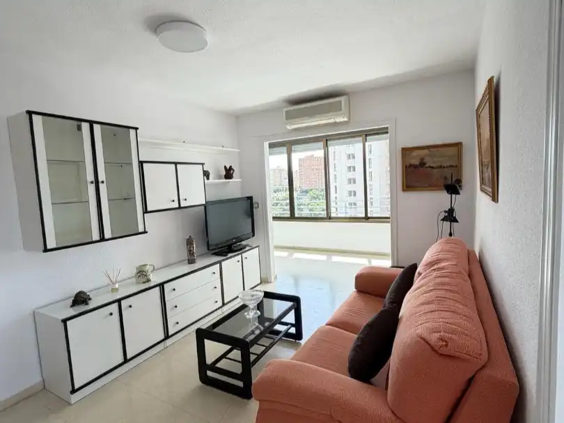Apartament amb piscina de lloguer a Avinguda de la Marina Baixa 13
