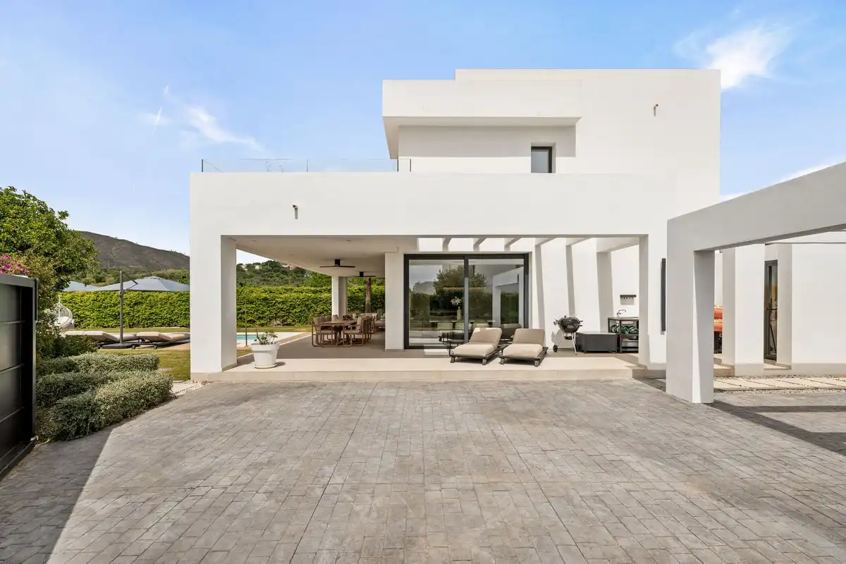 Detached house with pool for sale in Valtocado - La Alquería - La Atalaya, imagen 2