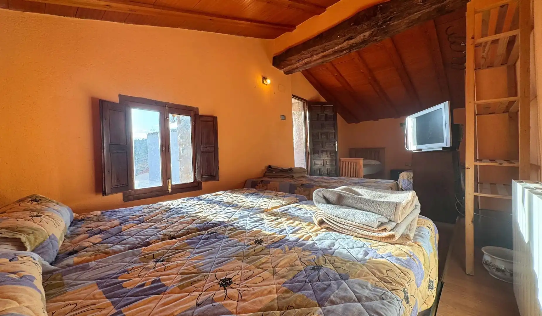 Habitación de Local en venta en La Vall d'Ebo con Amueblado