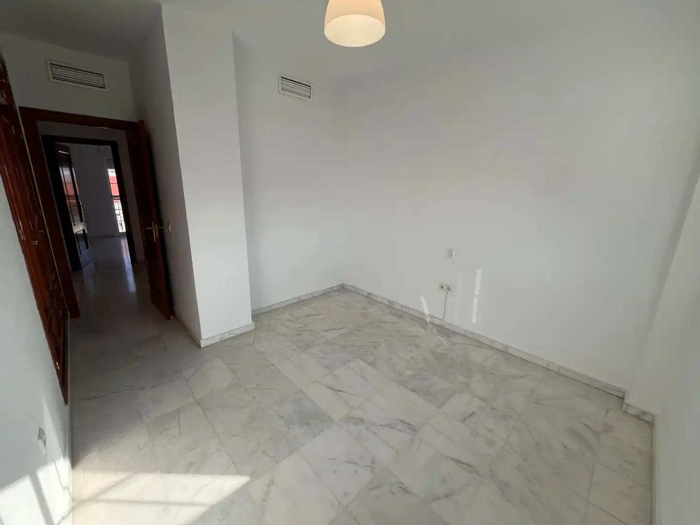 Casa aparellada amb piscina en venda a Colegio Europa, imagen 18