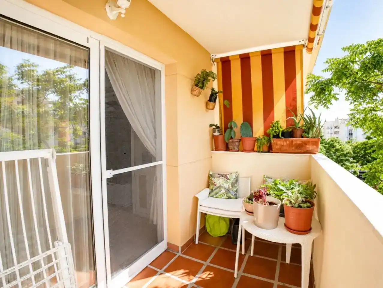 Terrassa de Pis en venda en Estepona amb Aire condicionat, Piscina i Balcó