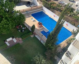 Piscina de Pis de lloguer en Rincón de la Victoria amb Aire condicionat i Terrassa