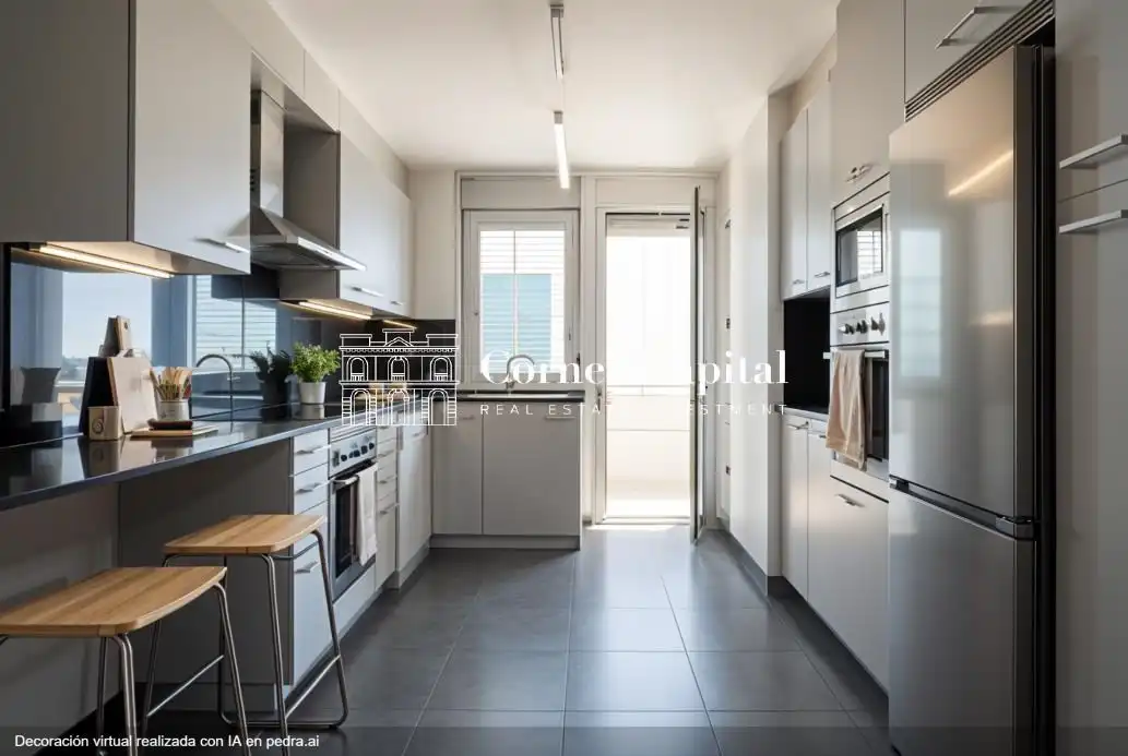 Küche von Wohnung zum Verkauf in Barcelona mit Klimaanlage, Heizung und Privatgarten