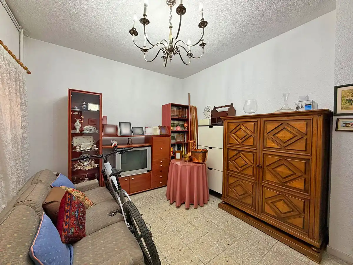 Sala d'estar de Casa adosada en venda en Guadalajara amb Aire condicionat i Calefacció