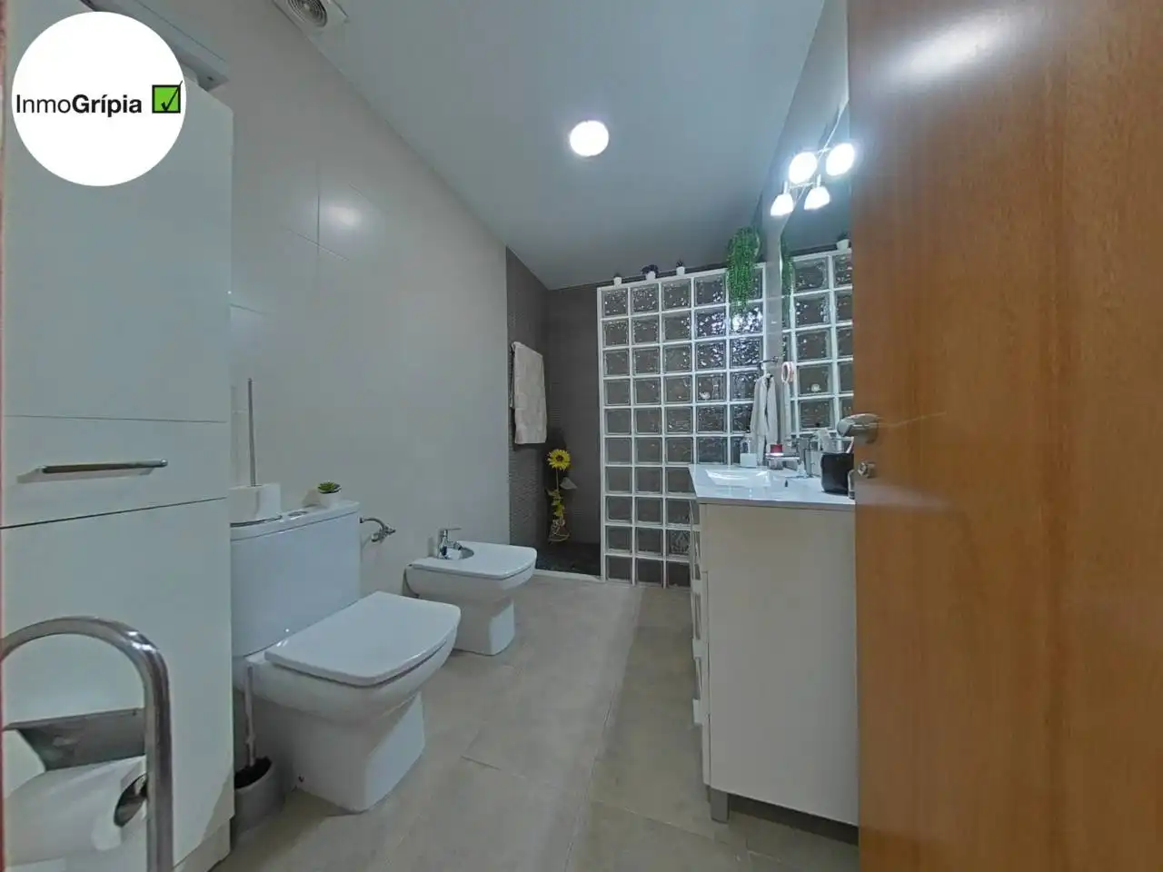 Bathroom of Houses for sale in Nord-est