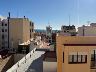 Appartamento con balcone in vendita a Casco Urbano