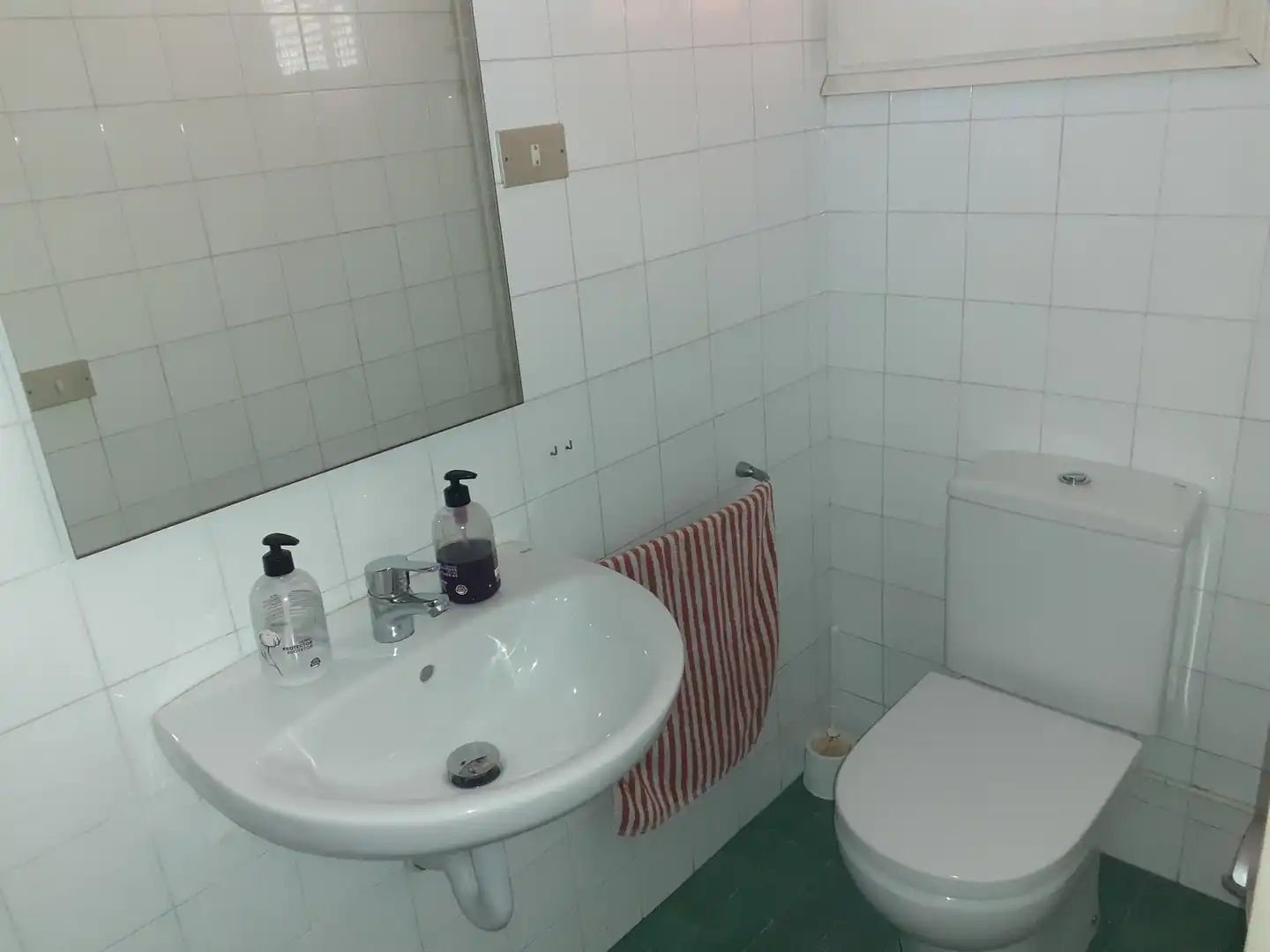 Badezimmer von Haus oder Chalet zum Verkauf in Gelida mit Heizung, Privatgarten und Parkett