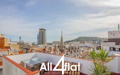 Vista exterior de Pis de lloguer en  Barcelona Capital amb Terrassa i Balcó