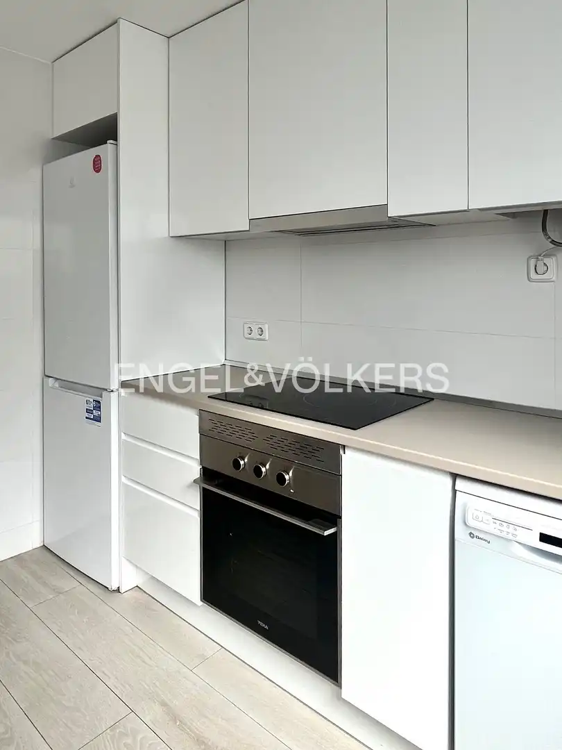 Cuina de Àtic de lloguer en Madrid amb Aire condicionat, Calefacció i Terrassa