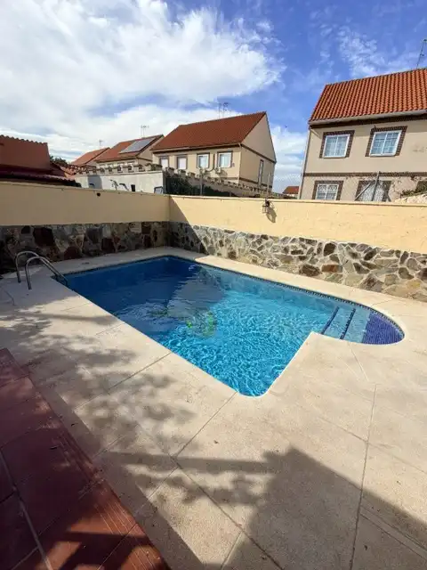 Piscina de Casa o chalet en venta en Las Ventas de Retamosa con Aire acondicionado, Calefacción y Jardín privado