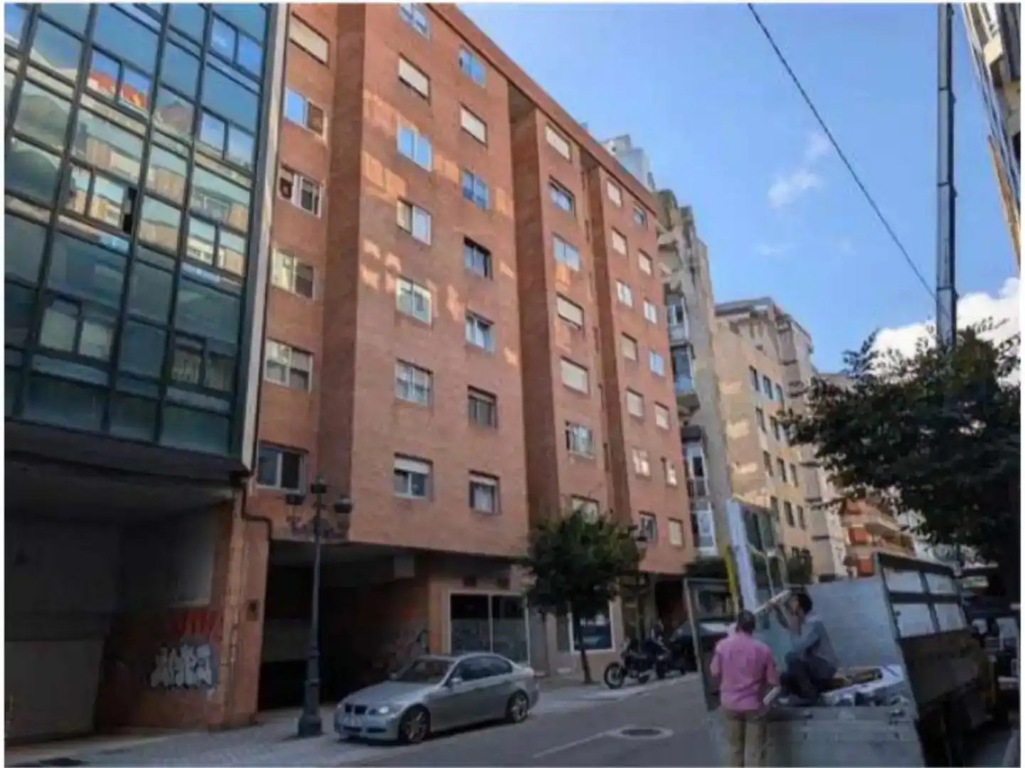 Vista exterior de Pis en venda en Vigo  amb Parquet, Traster i Moblat