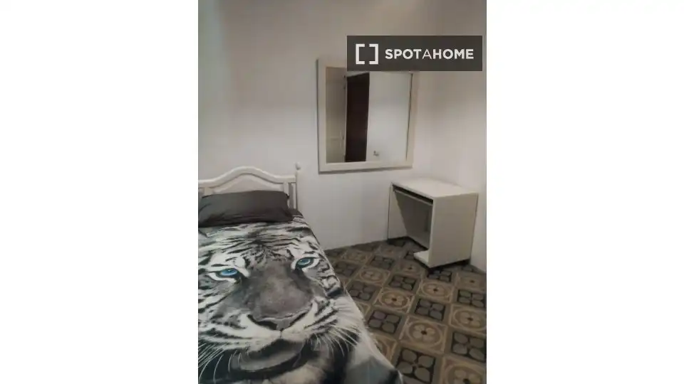 Bedroom of Flat for share in  Palma de Mallorca  with Air Conditioner, Heating and Furnished