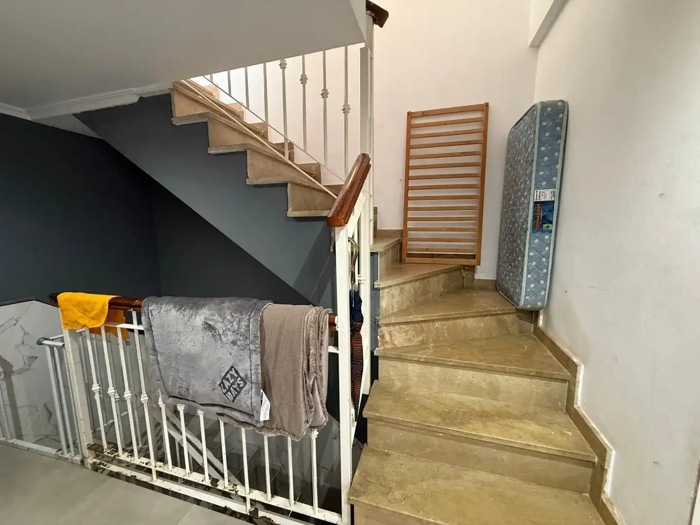 Casa adosada en venda en Utrera amb Piscina comunitària