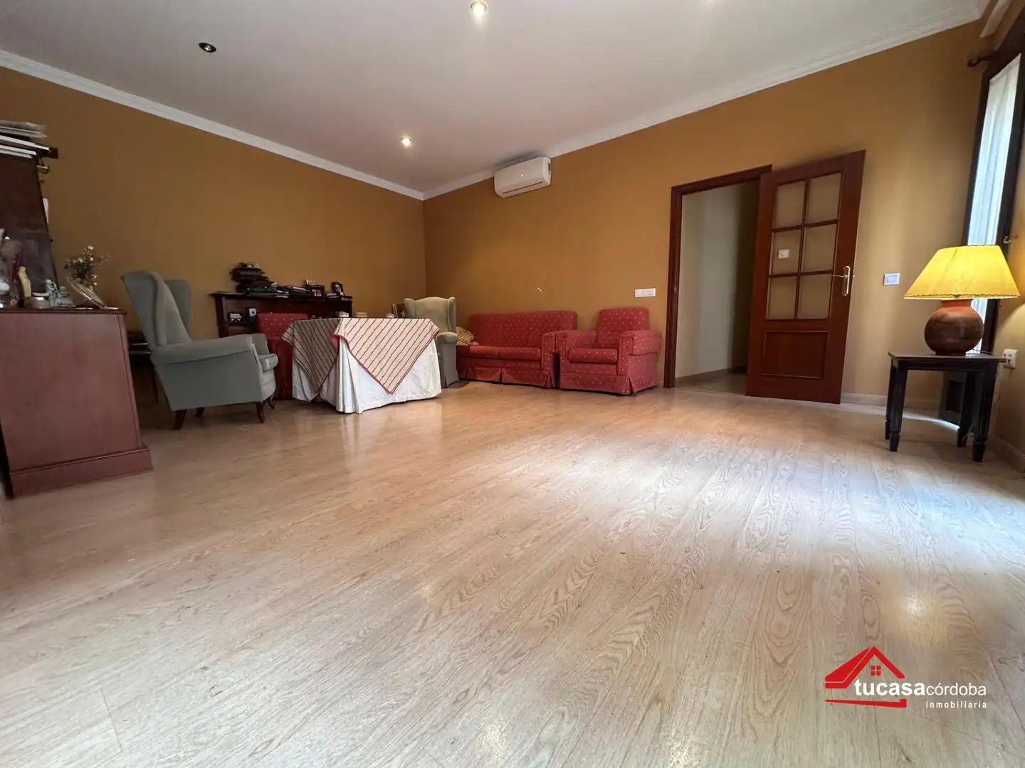 Sala de estar de Planta baja en venta en Córdoba con Parquet y Terraza