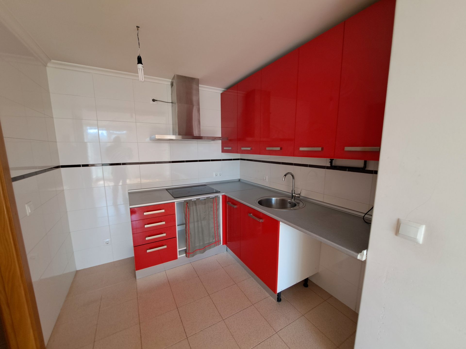 Cuina de Apartament de lloguer en Chozas de Abajo amb Calefacció, Jardí privat i Parquet