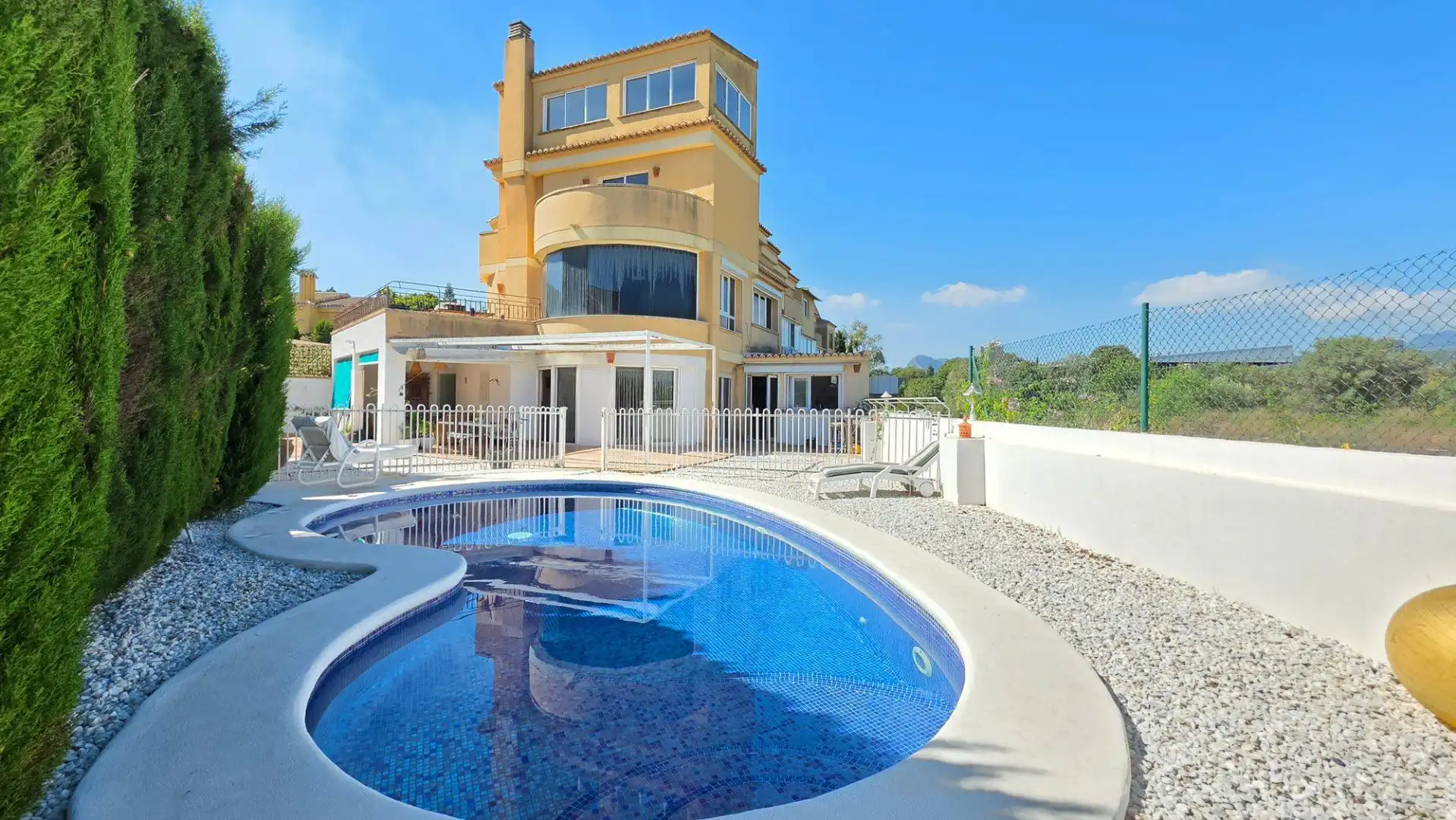 Piscina de Casa adosada en venta en Park Nord - Casona