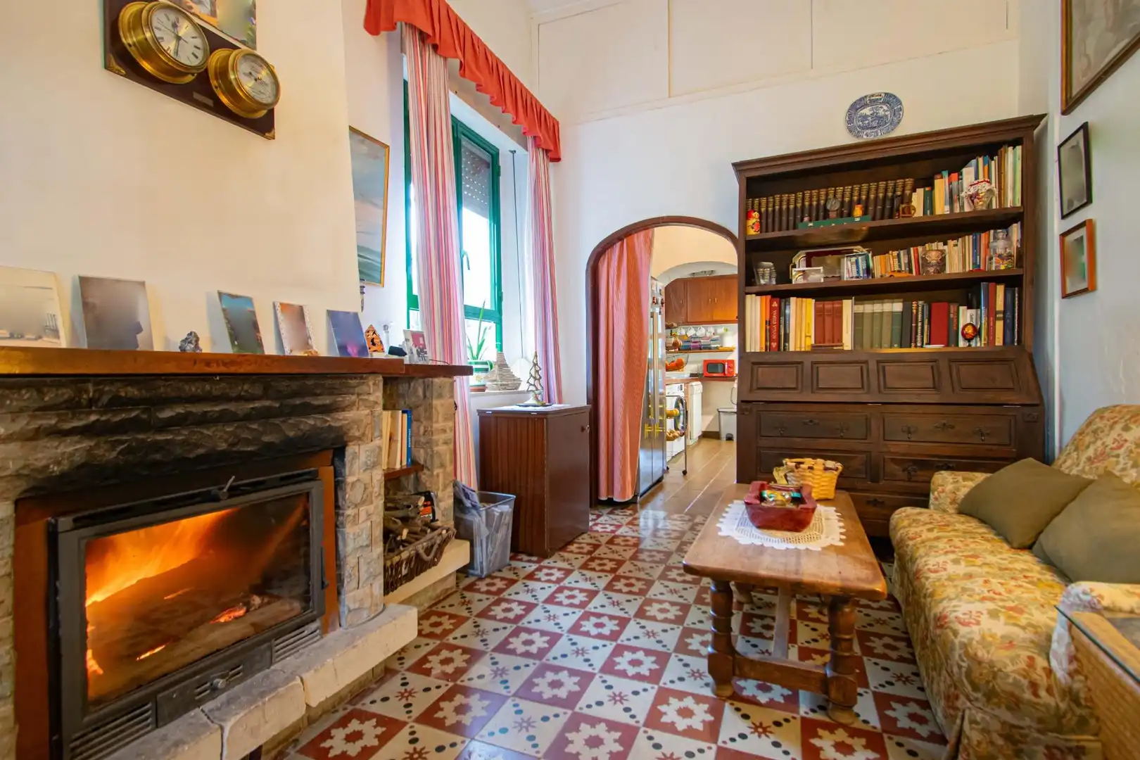 Sala d'estar de Casa o xalet en venda en Espartinas amb Jardí privat, Terrassa i Traster